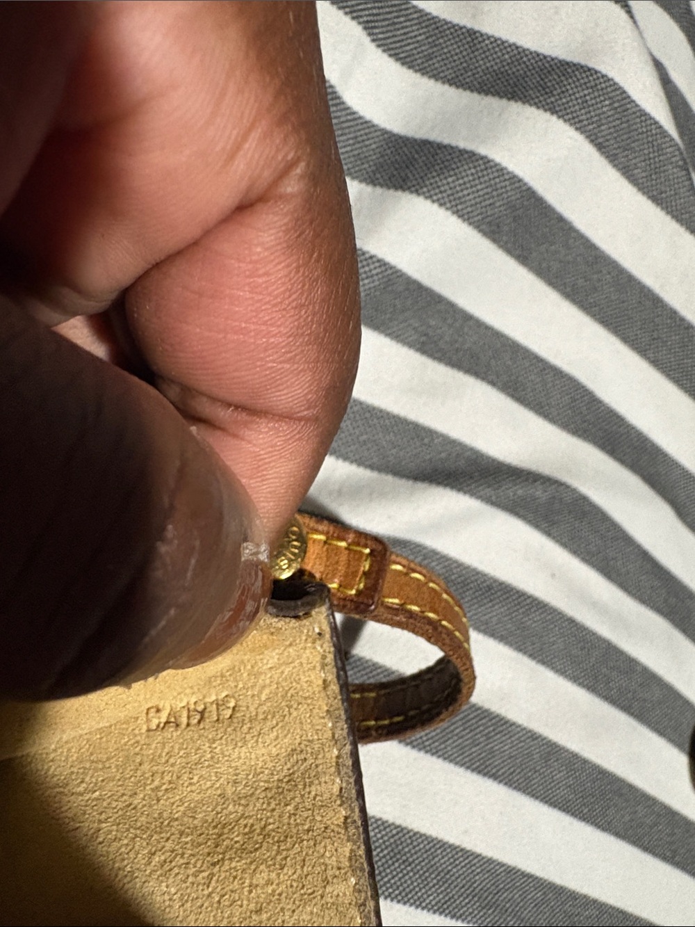Louis Vuitton Brown Monogram Crossbody Bag with Tan Trim - Picture 5 of 5